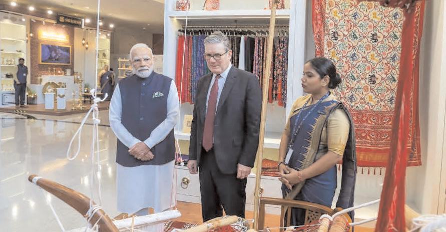 Modi invites global businesses to participate in India's growth story