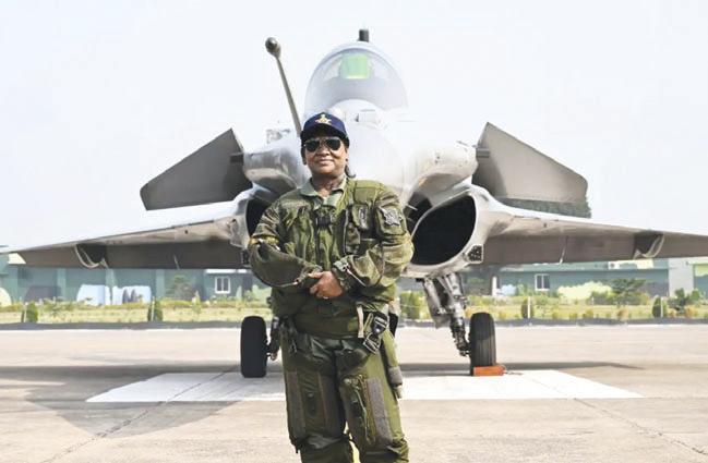 Prez Murmu flies in Rafale jet, calls it 'unforgettable' experience