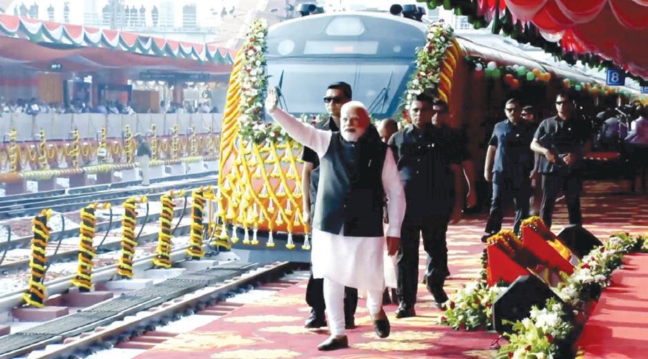Modi: India moving fast on path of development