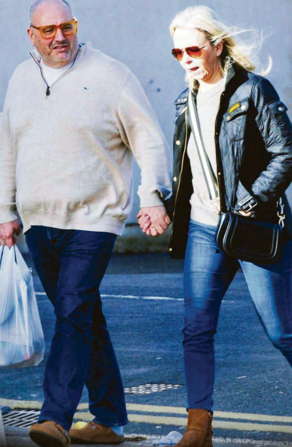 Loyal Liz backs worried Wynne