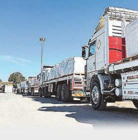 Israel halts Gaza aid 'to pressure Hamas'