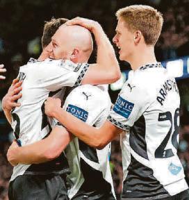 LAMPS' HOPE RAMMED BY HIS OLD SIDE