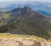 Footie pals in 'Peaky Blind' climbing test