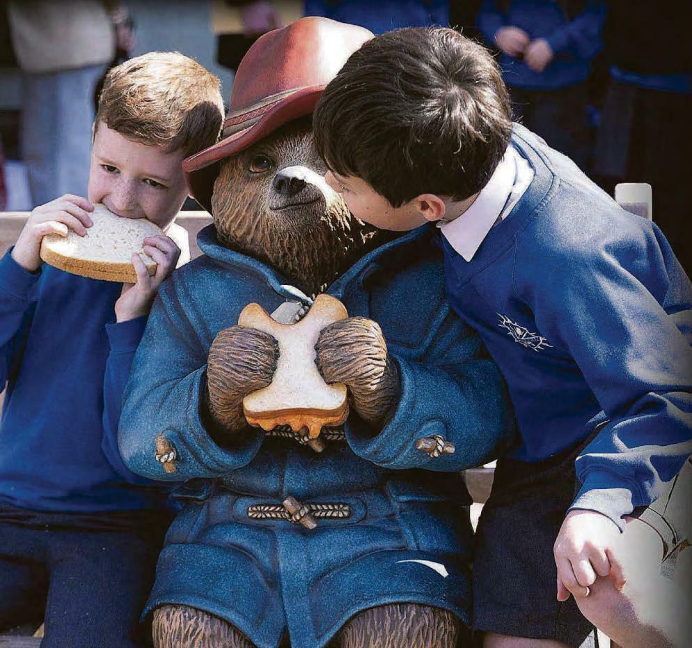 Please look after THIS statue