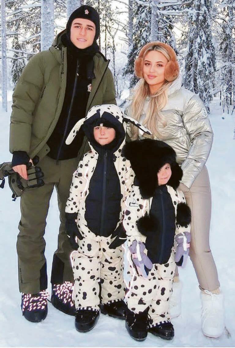 Chill Foden as star takes Lapland break