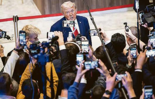 CONFUSED TRUMP'S CLIMBDOWN