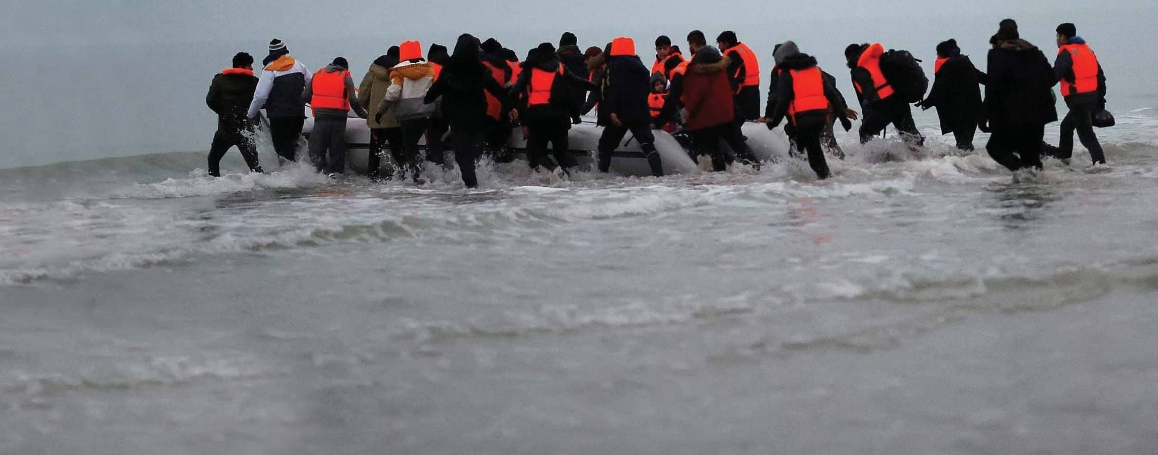 Migrants still risk crossings in winter seas