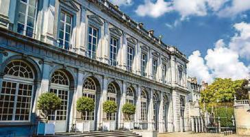 Palace was scene of Heath's humiliation