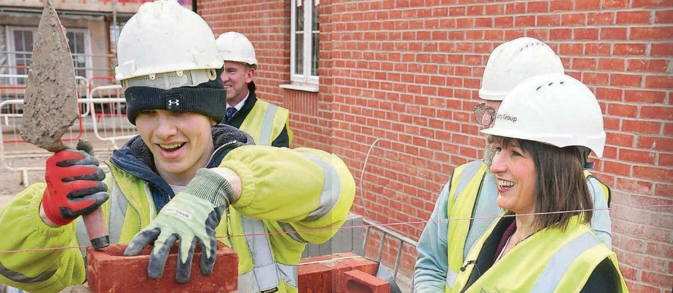 Under-attack Reeves denies she was quizzed over bank expenses