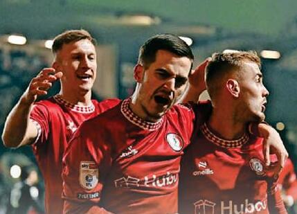 Sykes strikes late to frustrate Blades