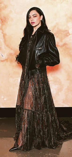 Paris Fashion Week wraps up... but supermodel Kate doesn't