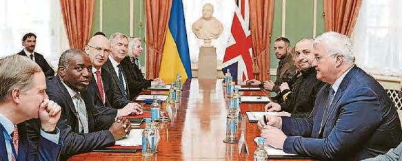 Peace deal at 'critical moment'