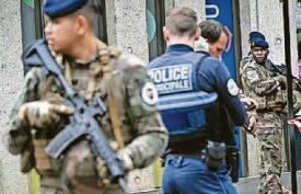 Teenager held after fellow pupil dies in private school stabbing