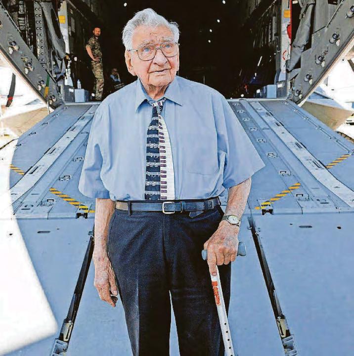 I am a nobody, says war hero Dennis, 99, to grateful aircrew