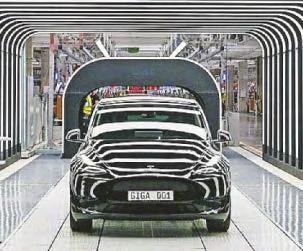 Elon Musk faces fresh headache in Tesla lawsuit