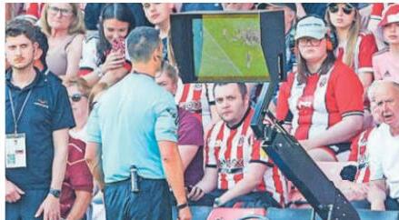 EVEN REFS ARE MAD AT VAR
