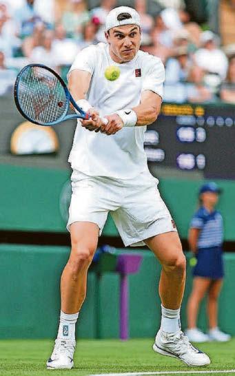 Draper scorches path to second round