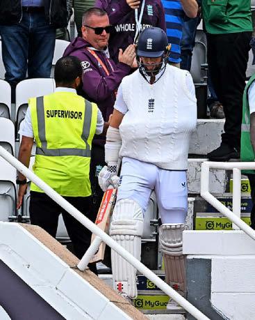 WARRIOR WOAKES LEFT IN AGONY