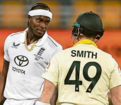 ARCH RIVAL IS WINNING FIGHT IN PAINE GAME