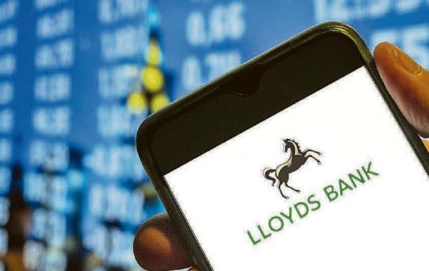Bank app customers able to see strangers' details