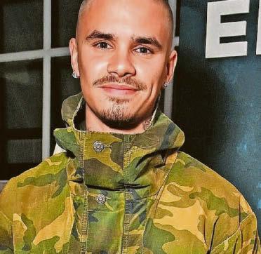 ROMEO JOINS IN BECKHAMS SPAT
