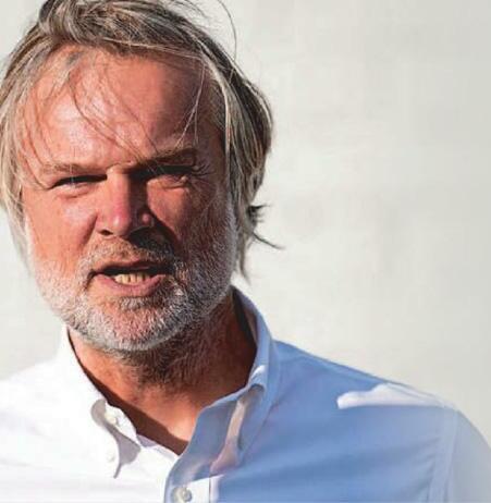 Elvis needs to get this place rocking