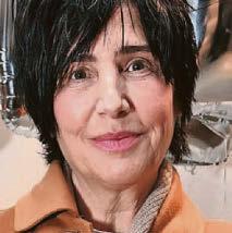 Lulu plays to a stellar balcony