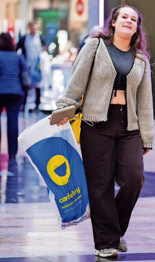 £3.5billion XMAS SHOPPING BONANZA