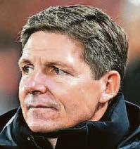 GLASNER AND GUEHI LEAVING PALACE