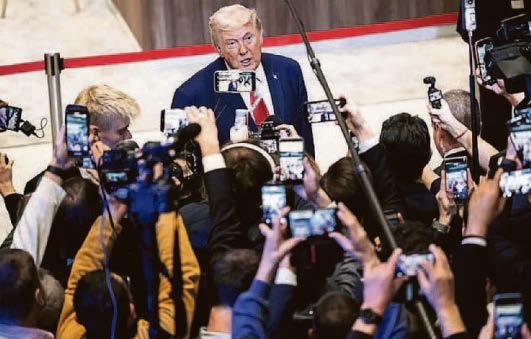 CONFUSED TRUMP'S CLIMBDOWN