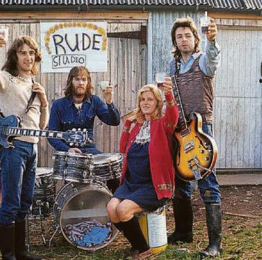 WINGS IN WAKE OF BEATLES SPLIT