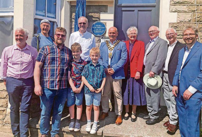 Blue plaque celebrates life of archdruid