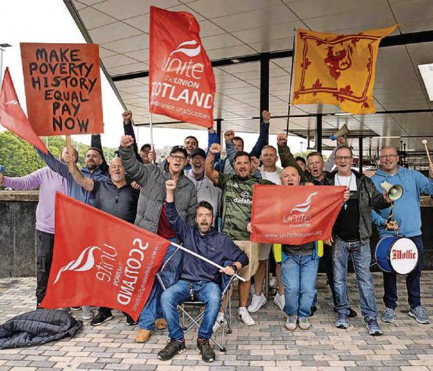 Bus strikes end after drivers back new deal