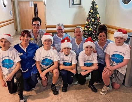 'Denny 5' spread festive cheer at hospice