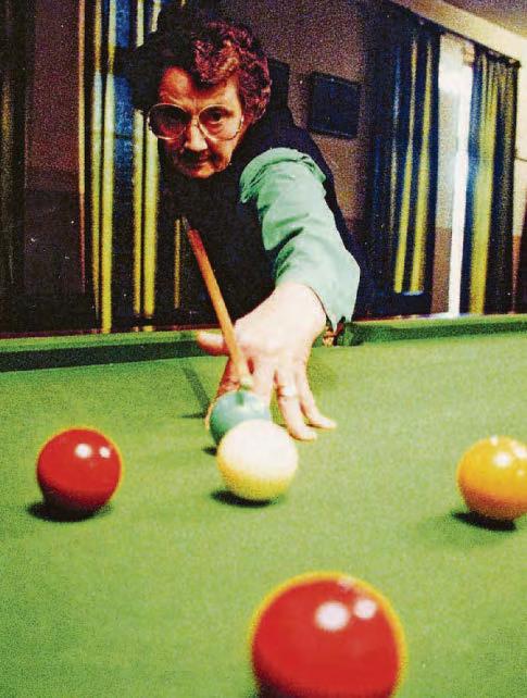 Purple plaque honour for snooker star Agnes