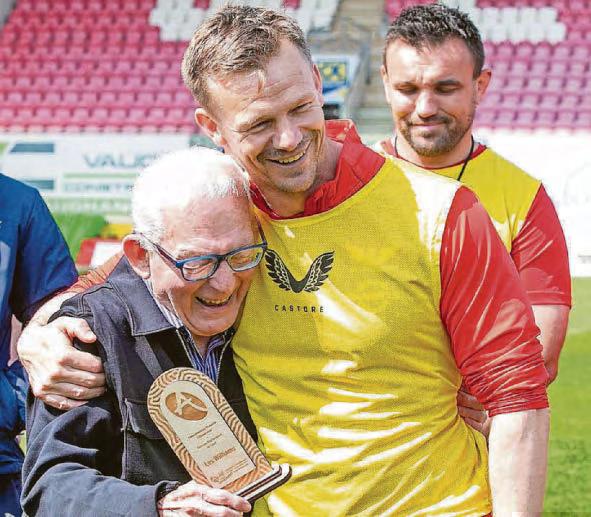 History man Les honoured for six decades with Scarlets