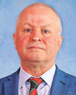 Council leader survives vote of no-confidence
