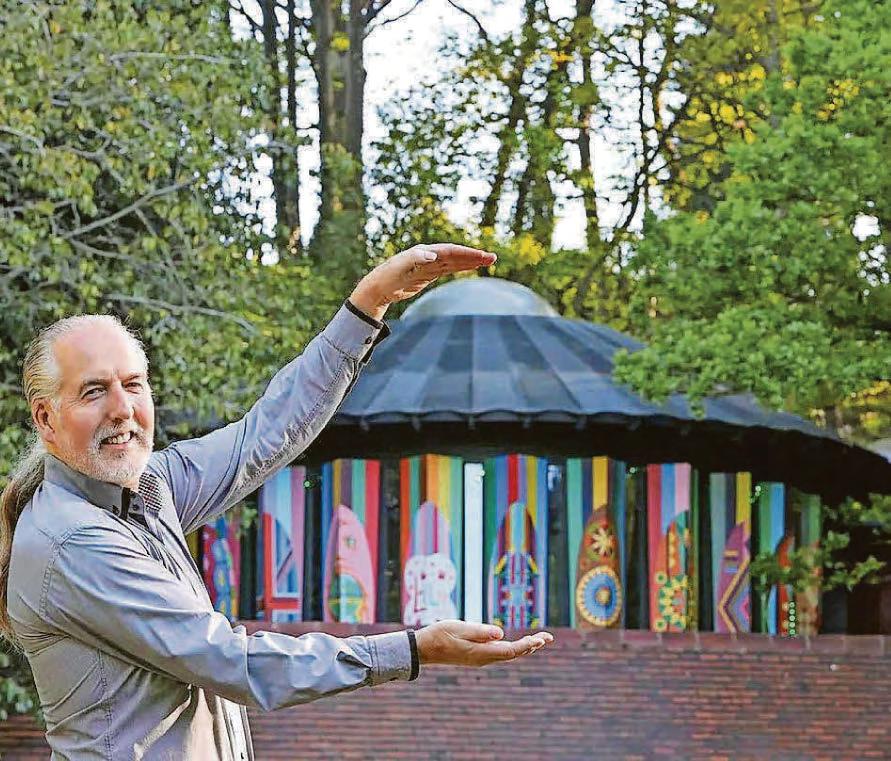 HOTEL BOSS’S NEW WEDDING VENUE IS A PIECE OF CAKE...
