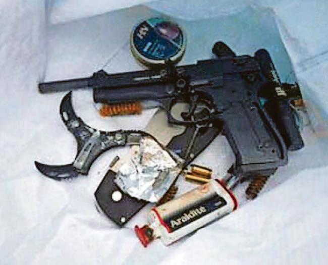 'Assassination kit' gang sold guns to underworld
