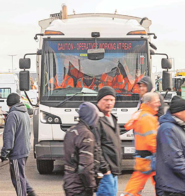 Union apology for bin lorry blockade breach