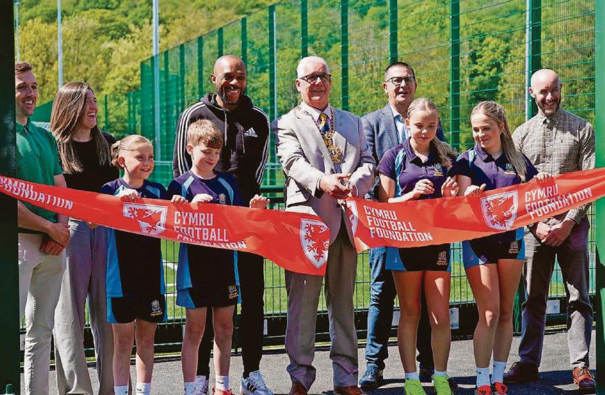 Former Wales star helps unveil pitch