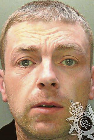 Drug-driver crashed into lamppost at 80mph