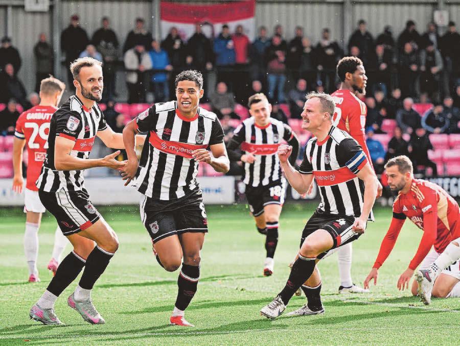 Mariners search for hat-trick of wins to maintain title push
