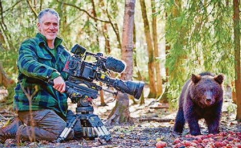 Wildlife filmmaker Gordon bringing his roar-some show!