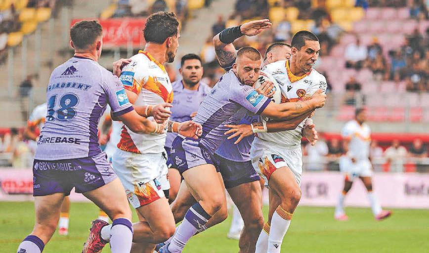 Six-try Robins get back on track with victory in France