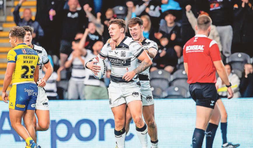 Youthful Hull take play-off race down to final league game