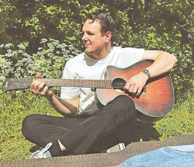 Singer and photographer team up to showcase Hull's beauty