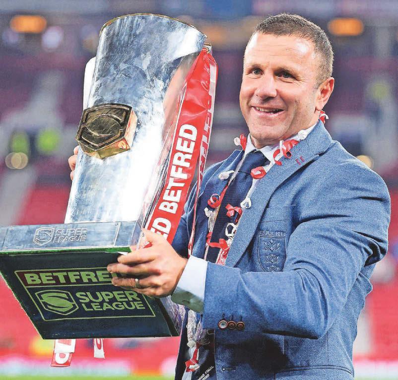 Treble winner Peters is handed honorary degree by University