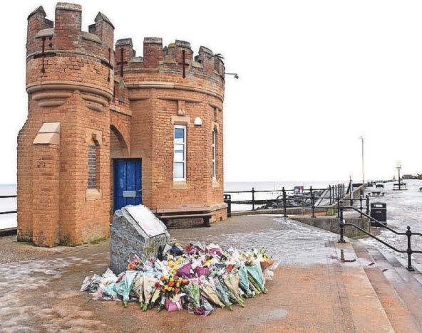 'Selfless bravery' of man who tried to save mum and daughter