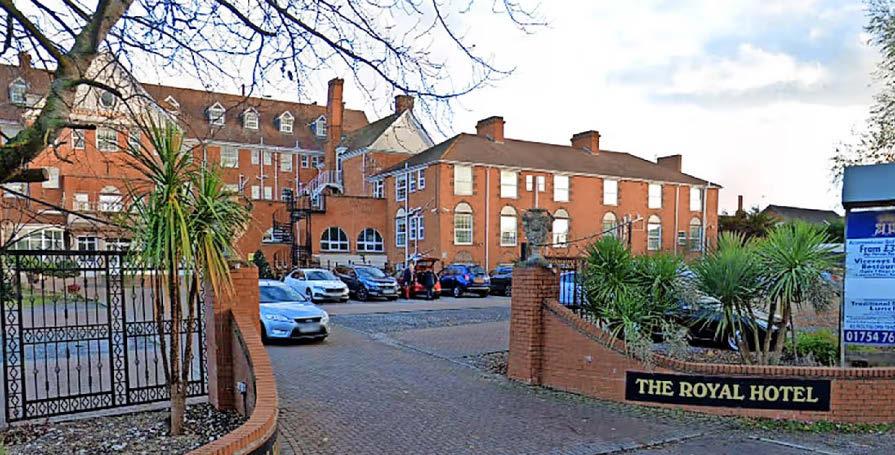 Mum woken by screams after men try to enter daughters' hotel room